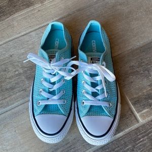 Converse Low Tops Size 6